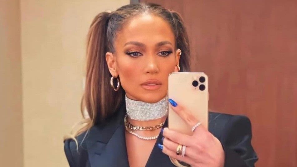 Jennifer Lopez’s “Electric” Manicure Confirms an Unexpected 2024 Nail Trend