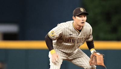 MLB: ¡Nivel Guante de Oro! Ha-Seong Kim luce con increíble atrapada por encima del hombro