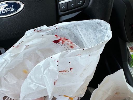 'Traumatic': New York woman, 4-year-old daughter find blood 'all over' Burger King order