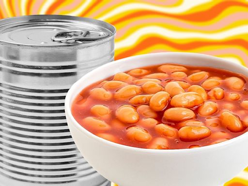 The Canned Fruit That'll Amp Up The Flavor Of Boring Baked Beans