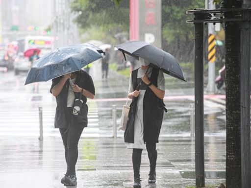 台南、高雄等9縣市「大雨特報」！嚴防雷擊、強風 雨勢下到晚上