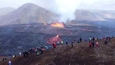 How safe is volcano tourism?