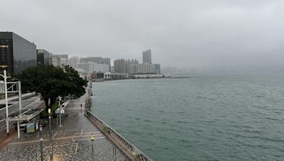 天文台發出黃雨警告 本港廣泛地區受大雨影響