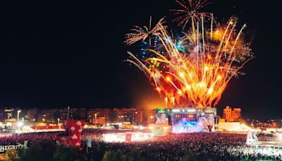 Lola Índigo protagoniza junto a Manuel Turizo uno de los 'momentazos' del Arenal Sound en el último día de festival