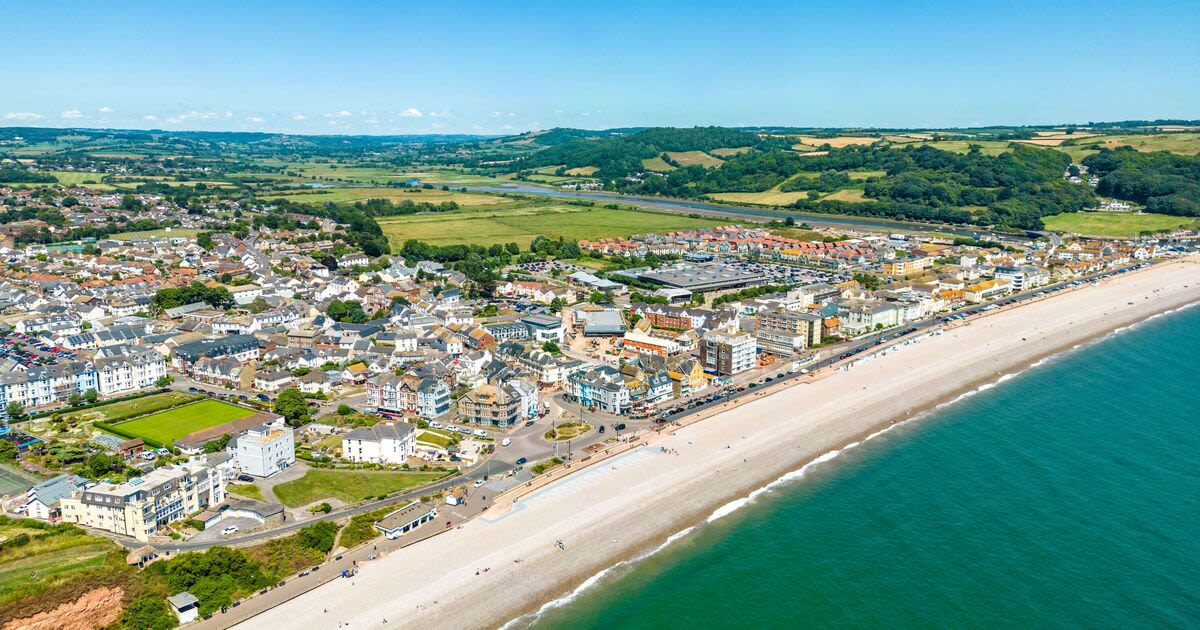 Off-the-maps Devon town with huge beaches 'forgotten' by tourists