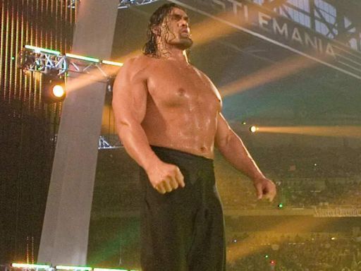 How tall is WWE Hall of Famer The Great Khali? Is he actually 7’5? | WWE News - Times of India