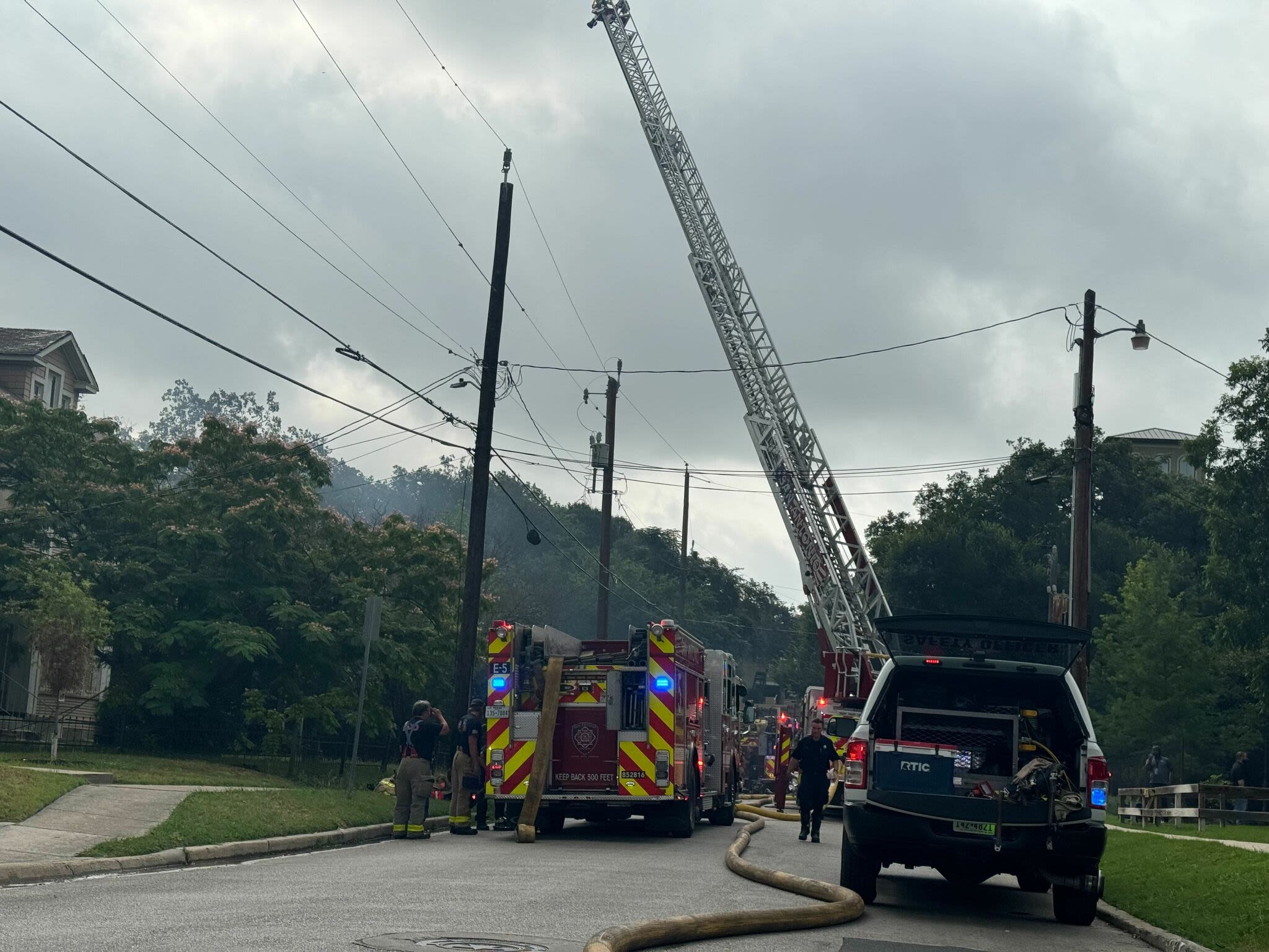 San Antonio firefighters battle massive fire near downtown