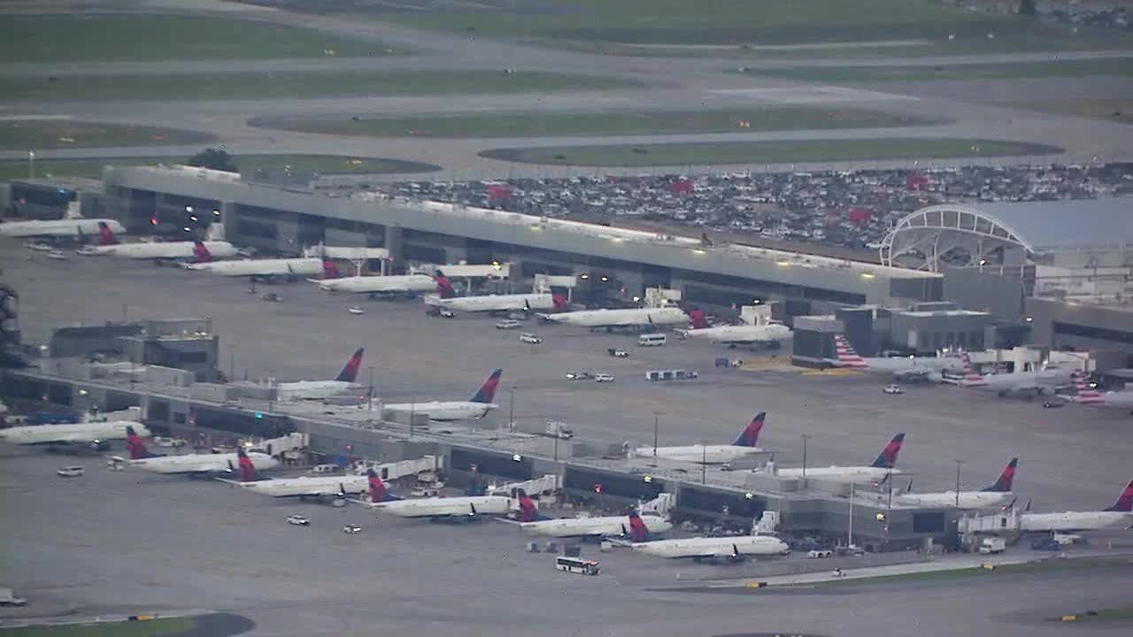 Delta extends waivers to travelers due to global outage; How to get yours