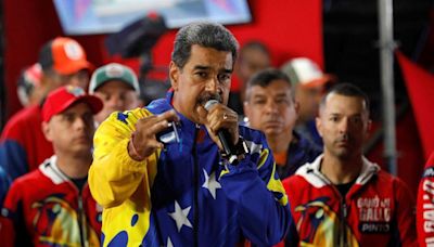 Maduro arremete contra Edmundo González en discurso en Palacio de Miraflores: “¡Ven por mí, señor cobarde!” - La Tercera