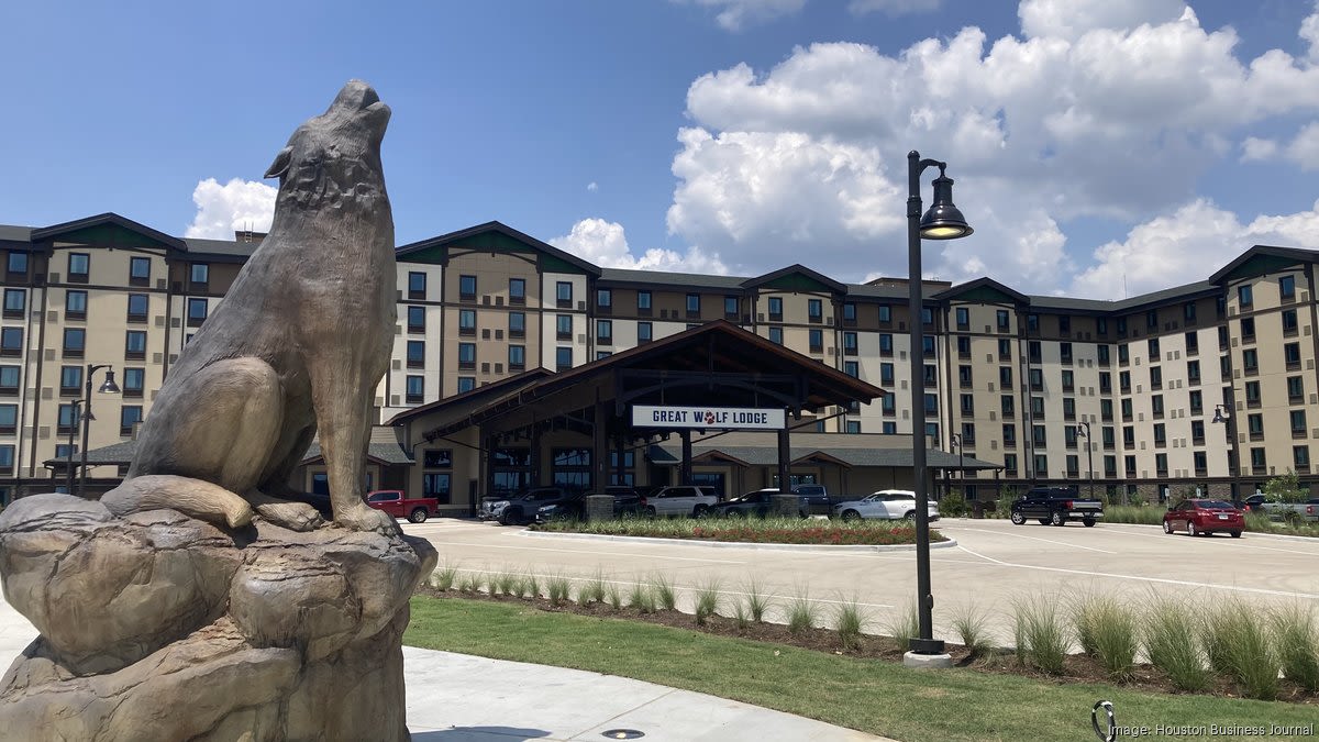 Highly anticipated Great Wolf Lodge opens after chemical scare - Milwaukee Business Journal