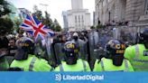 Tensión y caos: disturbios y violencia en el Reino Unido tras el asesinato de tres niñas en Southport