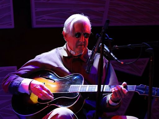 La música de T Bone Burnett asume la calidez de los sonidos acústicos