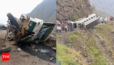 4 dead, 3 injured as Himachal Pradesh roadways bus rolls down hill in Shimla | Shimla News - Times of India