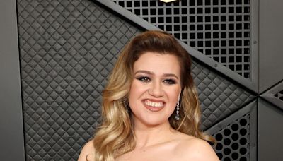 Kelly Clarkson, 41, Says Moving Out Of L.A. Helped Her Lose Weight