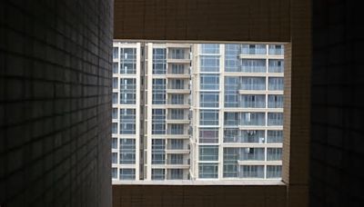 内房股｜建行協辦房企紓困服務信託經驗交流會 萬科半日升1成、世茂彈逾9%