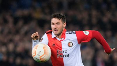 ¿Adiós a Santiago Giménez? Feyenoord pone la mirada en un delantero argentino de la MLS - La Opinión