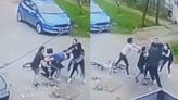 Robó una bicicleta, un grupo de vecinas lo siguió, lo atacó a golpes y lo entregó a la Policía