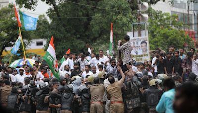 Chhattisgarh: Congress Workers Attempt To Seize Assembly, Stage Mega Protest On Deteriorating Law