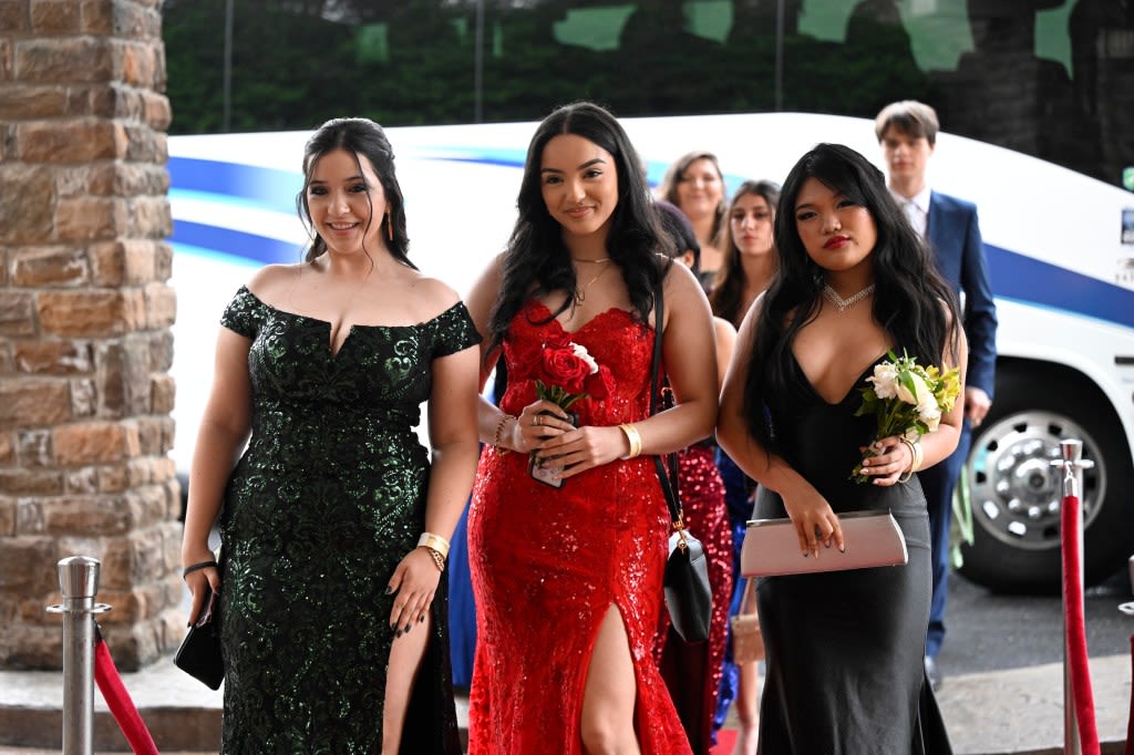 Whitehall High School Prom | PHOTOS