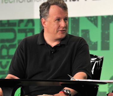 Investor Paul Graham explains why it's better to take a job at a startup over a big company — even if it ends up failing
