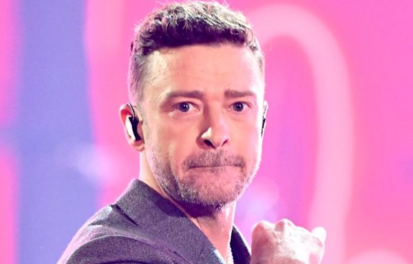 Justin Timberlake Brazenly Laughs Off DWI Arrest During Boston Concert