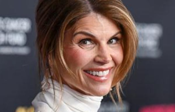 Lori Loughlin Reflects on "Hardship" in First Major Interview Since College Admissions Scandal - E! Online