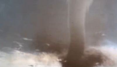 Dramatic tornado video shows storm chaser saving Texas family