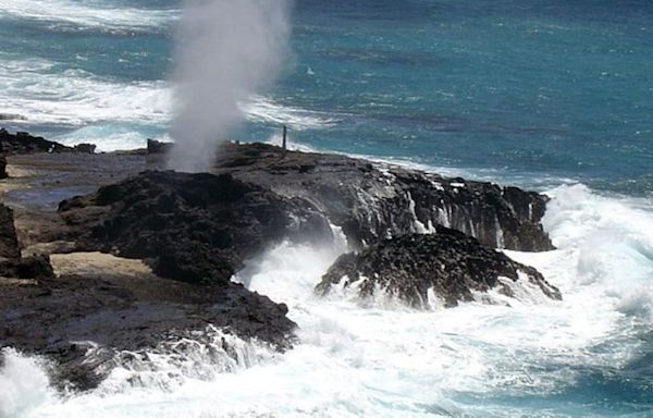 29-year-old woman dead after falling roughly 100 feet near Halona Blow Hole