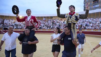 Roca Rey y Hermoso de Mendoza salen por la puerta grande con seis orejas en Tudela