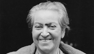 Elizabeth Horan: “Gabriela Mistral es para América Latina tan importante como Bolívar, Martí o Mariátegui”