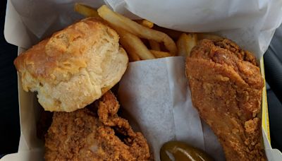British reporter dunks on popular Houston fried chicken chain