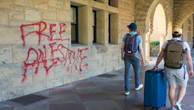 Arrestan a manifestantes propalestinos tras ocupar oficina del presidente de Universidad de Stanford