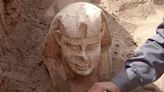 La curiosa esfinge "sonriente" que fue descubierta en Egipto