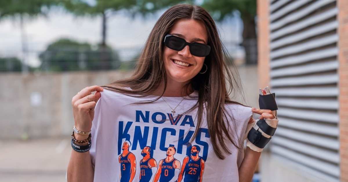 'Nova Knicks' T-Shirt Pops in WNBA 'Fashion Show': New York Tracker