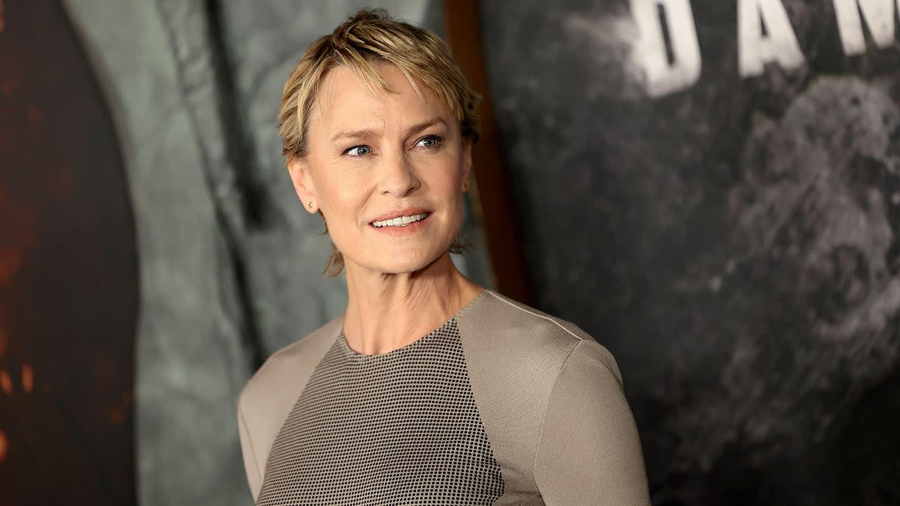 Robin Wright to Star in, Direct Amazon Drama ‘The Girlfriend’