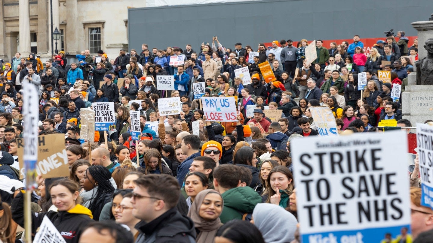 UK Government’s new pay offer could end strike by junior doctors