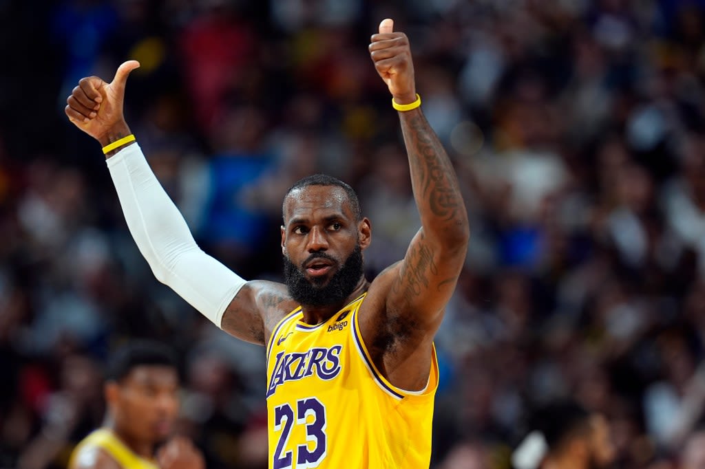LeBron James agrees to two-year, $104 million deal to stay with Lakers: report