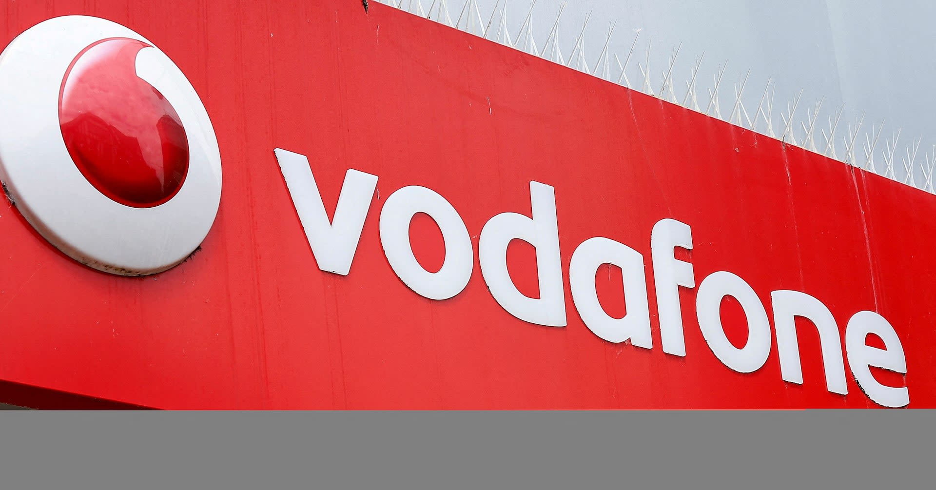 UK's Vodafone sells $1.8 bln stake in India's Indus Towers; Airtel boosts stake