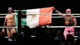 Rey Mysterio y Dragon Lee, triunfan en el Supershow de la WWE en la Ciudad de México