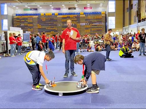 機器人澳洲世界賽 高雄林園國小 相撲賽奪冠
