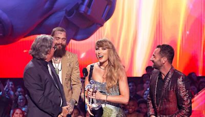 Taylor Swift thanks 'boyfriend' Travis Kelce in VMAs acceptance speech