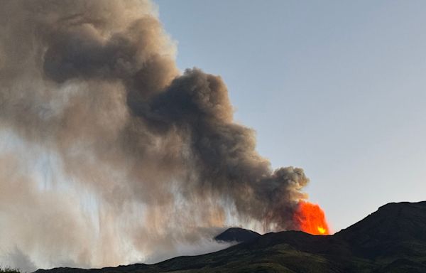 Sicily's volcanic eruptions causes flight disruptions, temporary airport shutdown