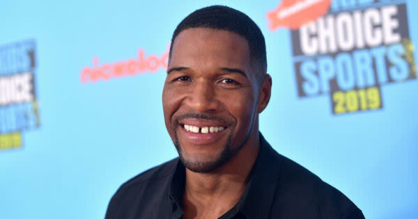 Michael Strahan Returns to GMA After 2 Week Vacation | EURweb