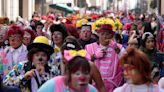 Hundreds in Peru mark Clown Day in hopes of getting the holiday official recognition