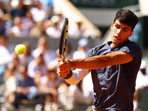 French Open LIVE: Carlos Alcaraz vs Jannik Sinner latest score updates from men’s semi-final at Roland Garros