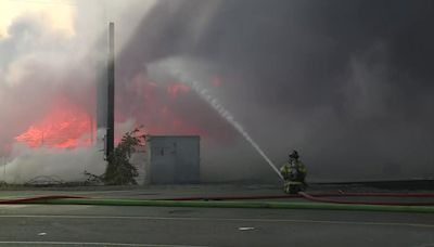 Fire at Sacramento recycling facility produces plume of smoke