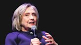 Hillary Clinton opina que debatir con Donald Trump es "una pérdida de tiempo"