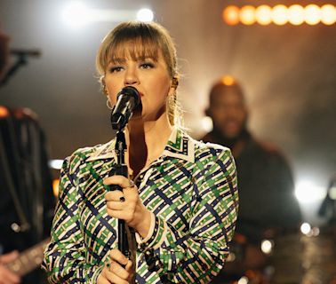 Kelly Clarkson’s Talent Is ‘Chemical’ With This Post Malone Cover