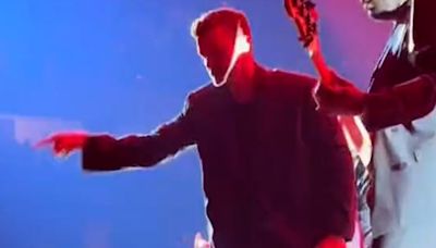 Justin Timberlake stops show after spotting fan in need of assistance