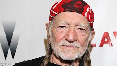 Willie Nelson, 91, concerns fans after pulling out of performance 'per doctor's orders'